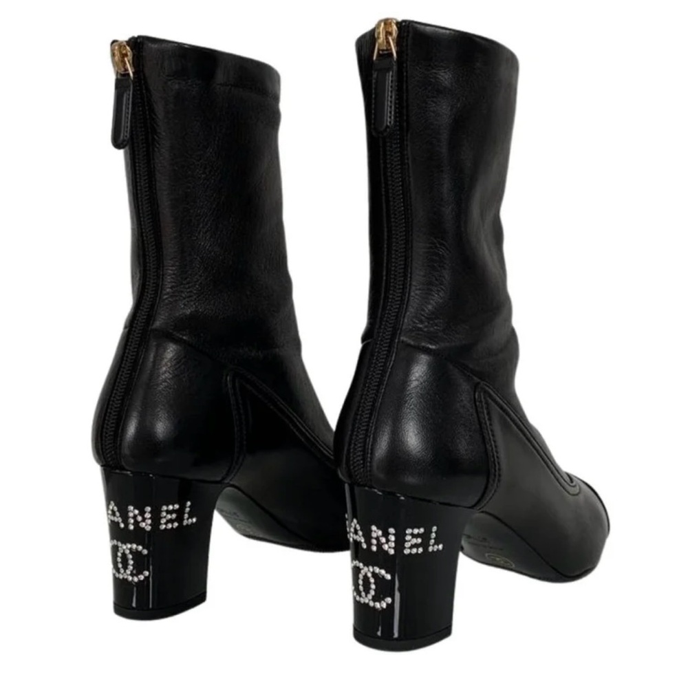 🎈CHANEL Timeless Elegance Boots with Iconic Heel